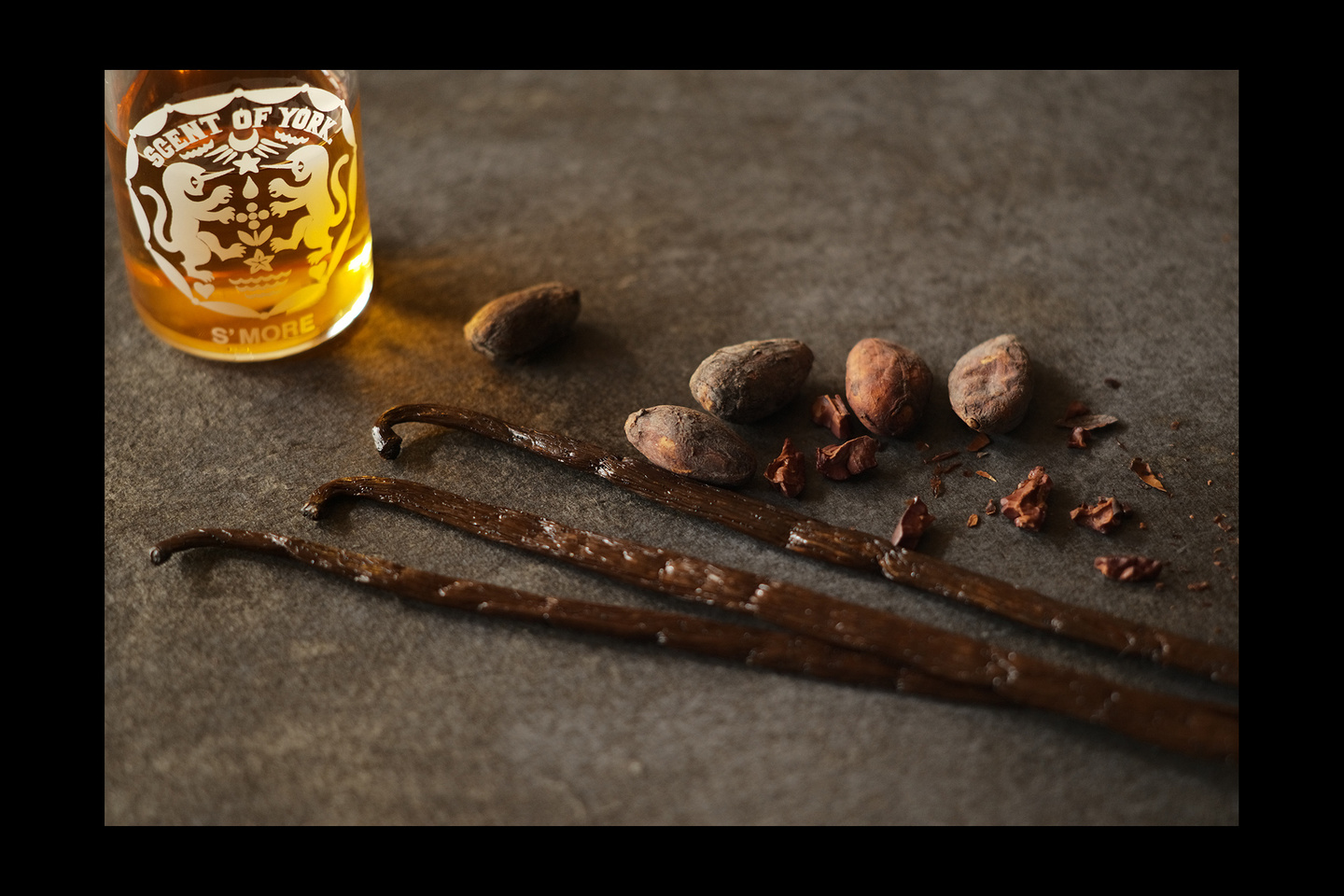 花とボトル横位置